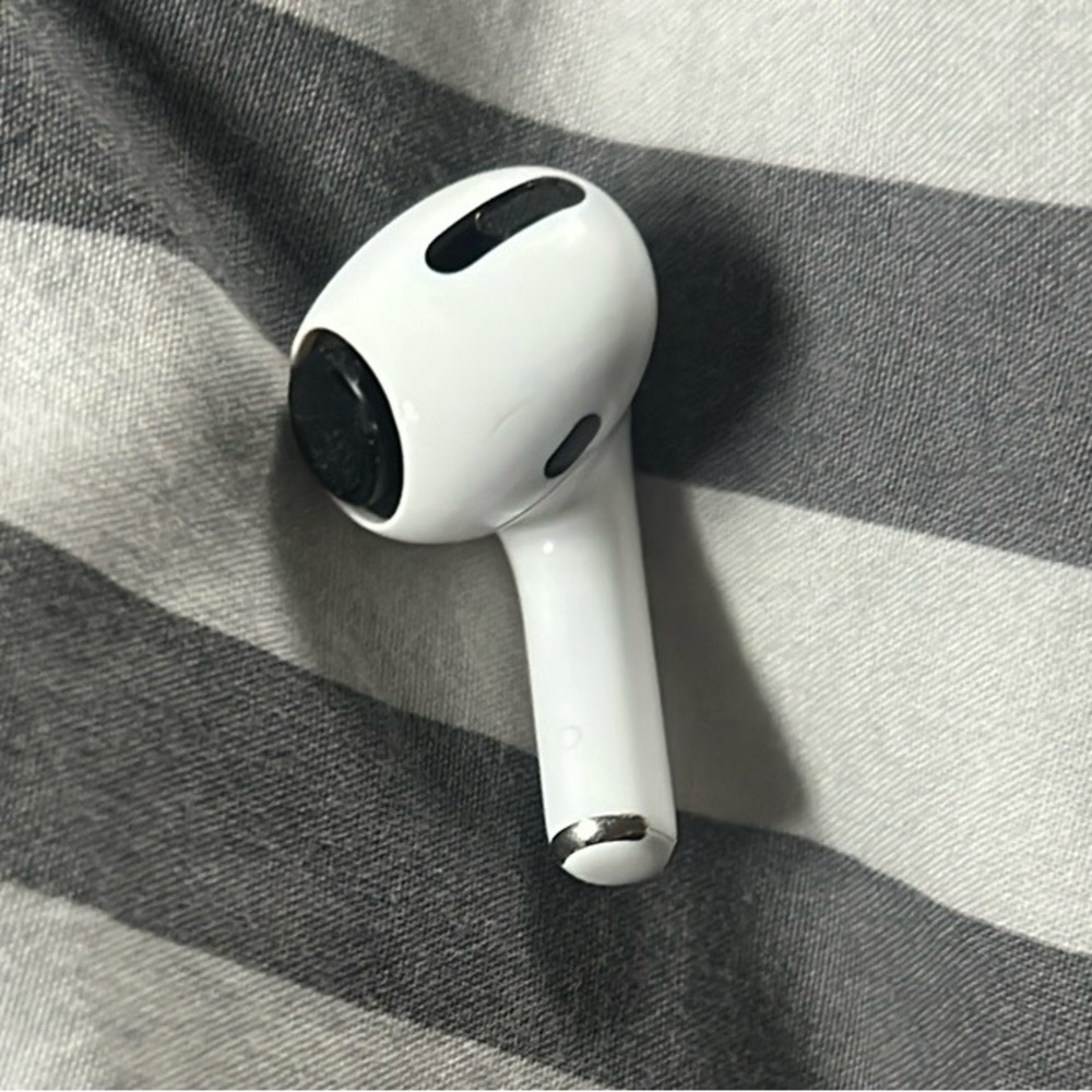 AirPod Pro gen 1 RIGHT ONLY!!!
